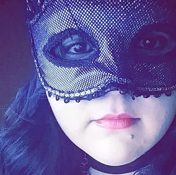 Meet your Posher, Erica - Picture 4 of 8